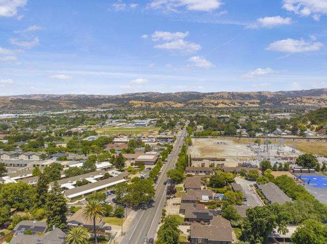 455 W Main Avenue, Morgan Hill CA: https://media.crmls.org/mediaz/84621910-c765-4286-80c9-5486e695f9c7.jpg