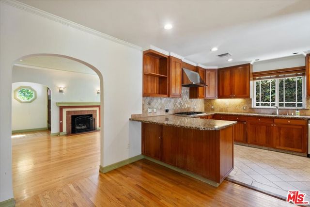4385 Camellia Avenue, Studio City CA: https://media.crmls.org/mediaz/8462cfcf-1885-43bc-a0fa-1bffe530973f.jpg