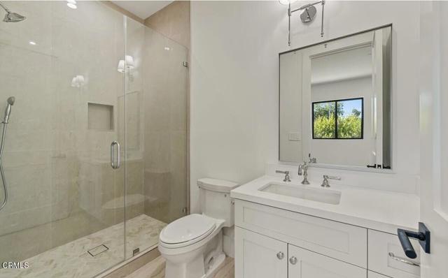 Detail Gallery Image 9 of 20 For 8065 Lloyd Ave, North Hollywood,  CA 91605 - 4 Beds | 4/1 Baths