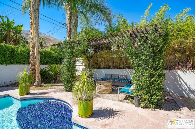1861 S Palm Canyon Drive, Palm Springs CA: https://media.crmls.org/mediaz/84636ab3-f083-4045-a8a4-531bdb8f9a0b.jpg