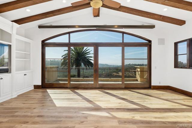5015 Rancho Quinta Bend, San Diego CA: https://media.crmls.org/mediaz/84640a81-2f72-4e69-adeb-555046bf2bb9.jpg