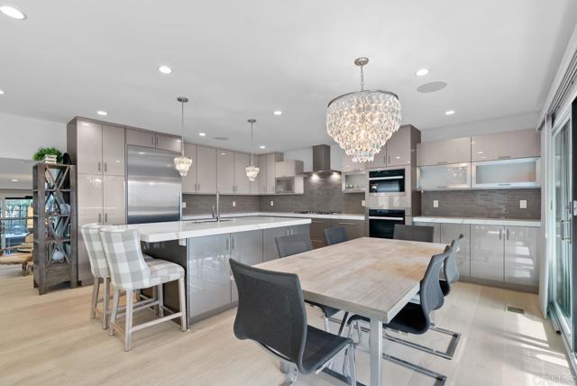 2191 Caminito Del Barco, Del Mar CA: https://media.crmls.org/mediaz/84640afa-7cb6-472f-b1d6-7a8ae914c235.jpg