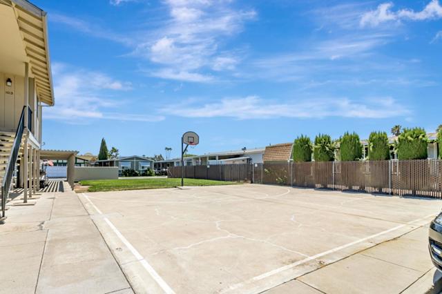 812 W Clover Road, Tracy CA: https://media.crmls.org/mediaz/846513e5-2fc0-49ca-96e1-12bc2e3d14f6.jpg