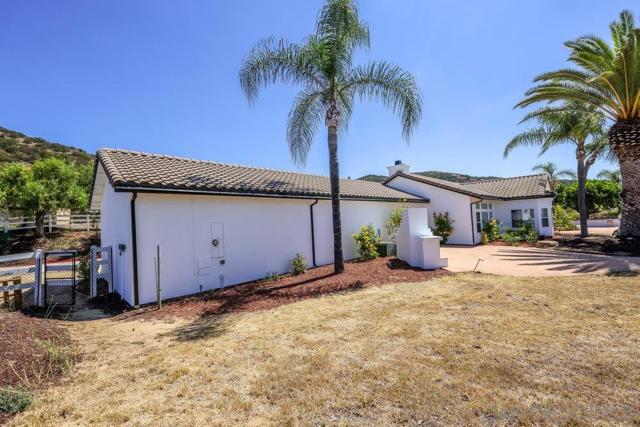 26335 Englemann Rd., Valley Center CA: https://media.crmls.org/mediaz/8465ea99-7dc4-4886-83f3-cc987c268f64.jpg