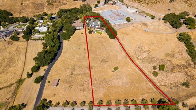 3415 Spring Creek Lane, Milpitas CA: https://media.crmls.org/mediaz/84664eac-773d-4a7d-97e3-842495337f2d.jpg