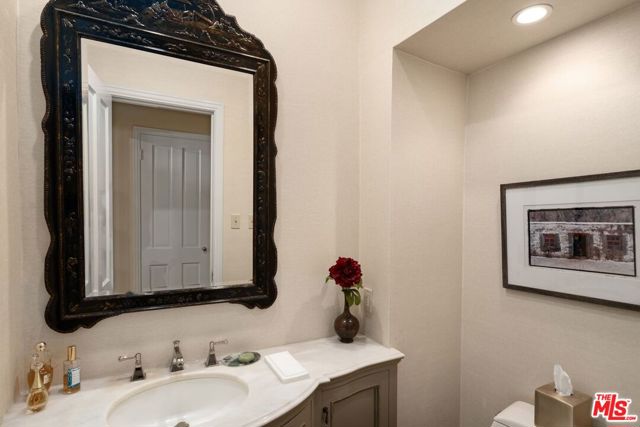 444 Loring Avenue, Los Angeles CA: https://media.crmls.org/mediaz/8467d457-436f-4f40-b114-fa73c881962e.jpg