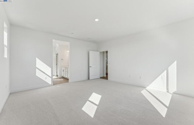 1062 Bradbury Dr, Discovery Bay CA: https://media.crmls.org/mediaz/8467f7a3-56f3-4869-af3a-c91605baca6a.jpg