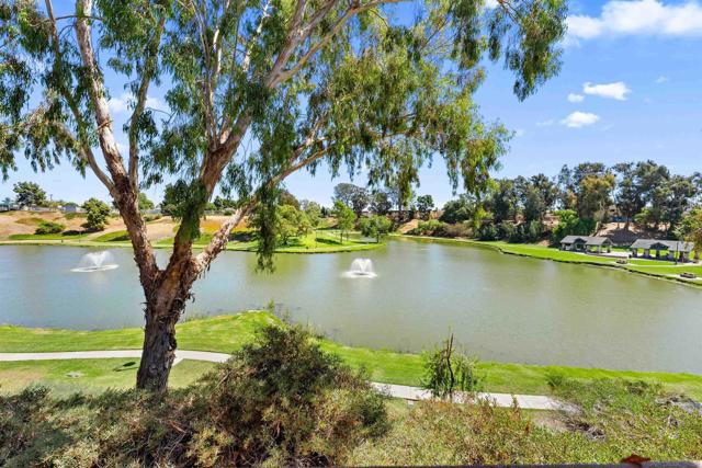 506 Calle Montecito, Oceanside CA: https://media.crmls.org/mediaz/84680212-702e-42d0-91f0-a72c51534768.jpg