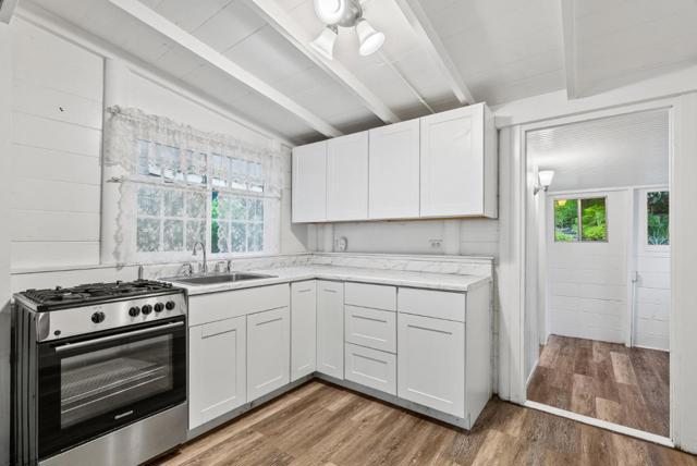 186 Saint Bernard Street, Santa Cruz CA: https://media.crmls.org/mediaz/84685156-c8b2-4119-a351-29049b866c3c.jpg