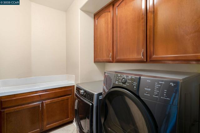 1426 Santa Teresa Dr, Pittsburg CA: https://media.crmls.org/mediaz/8468aaff-7e63-40f7-bab9-1b38cd55ea5d.jpg