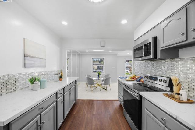 334 Oxford Street, Hayward CA: https://media.crmls.org/mediaz/84691493-e07d-45d2-944c-7eb1785a4f04.jpg