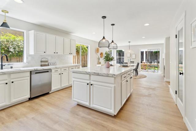 6371 Blackberry Court, Gilroy CA: https://media.crmls.org/mediaz/8469d1f4-3275-47c4-bac9-b9fc7d8b8f5f.jpg