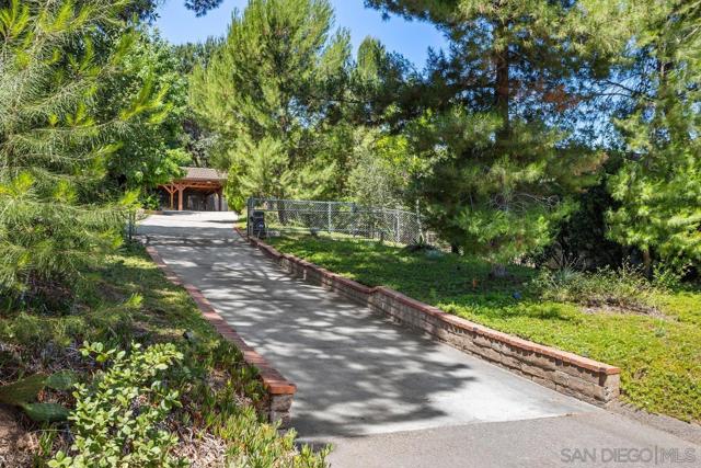 14210 Tierra Bonita Road, Poway CA: https://media.crmls.org/mediaz/8469f4ee-722d-4037-9718-dfb07f2c66c1.jpg