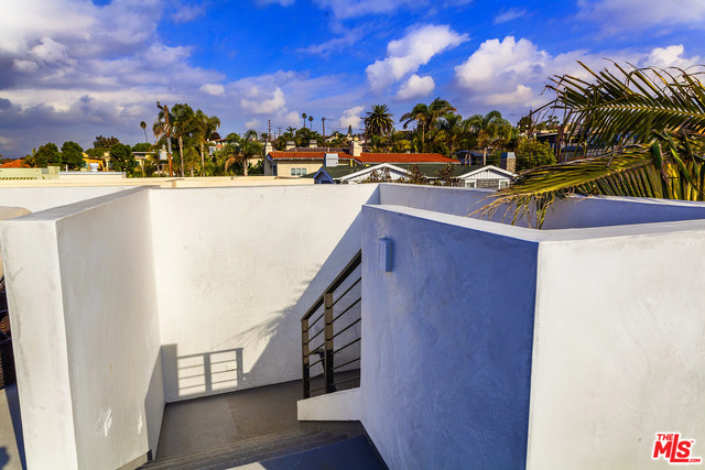 610 Boundary Place Avenue, Hermosa Beach, California 90254, 4 Bedrooms Bedrooms, ,3 BathroomsBathrooms,Residential,Sold,Boundary Place,17196646