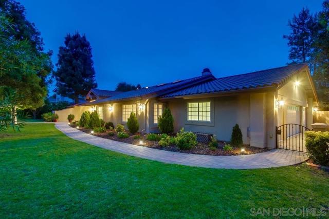 16657 Valle Verde Rd, Poway CA: https://media.crmls.org/mediaz/846aa1c0-07bc-4d5e-99e2-1623b32c916c.jpg