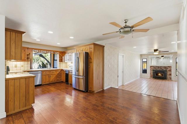 780 Welburn Avenue, Gilroy CA: https://media.crmls.org/mediaz/846b25f8-3a18-401d-8b75-3beb7ee69db0.jpg