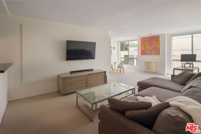 927 N Kings Road, West Hollywood CA: https://media.crmls.org/mediaz/846dfbf6-9efc-47b5-a8ba-f7604cba9168.jpg