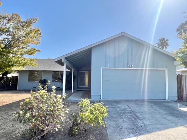 4428 Moffitt Drive, Napa CA: https://media.crmls.org/mediaz/846e1018-7130-4c6f-92fb-716c83c74e65.jpg