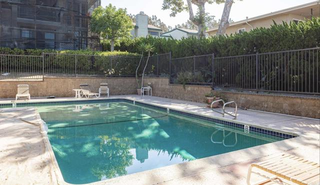 Detail Gallery Image 23 of 26 For 424 Stratford Ct #B11,  Del Mar,  CA 92014 - 2 Beds | 2 Baths