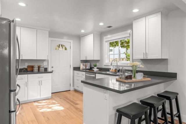 710 5th Ave, Redwood City CA: https://media.crmls.org/mediaz/846e9959-7d71-4b84-87a7-e45856cb8c99.jpg