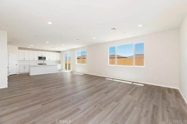 Detail Gallery Image 8 of 37 For 19347 Bigfork Rd, Lake Elsinore,  CA 92532 - 4 Beds | 3 Baths