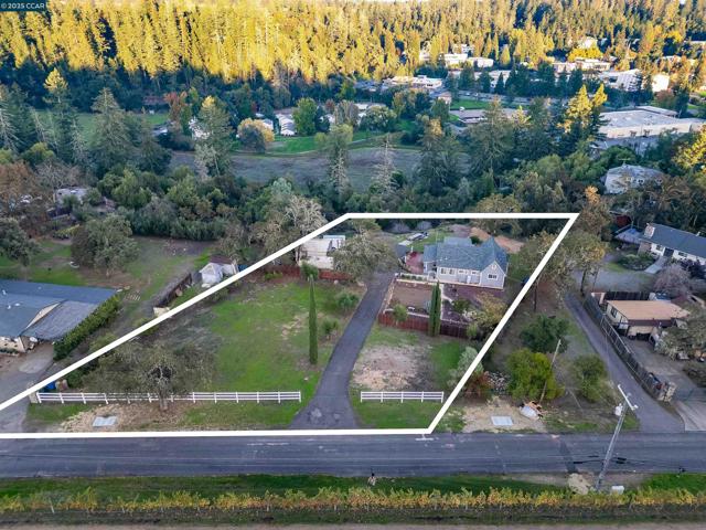 80 Diogenes Dr, Angwin CA: https://media.crmls.org/mediaz/846f14f0-38dd-4bd5-a068-39157be67c1e.jpg