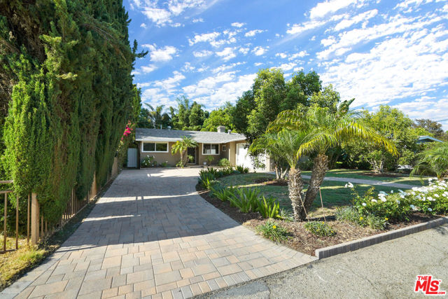 12409 Killion Street photo 3
