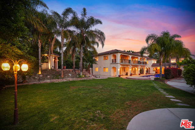 Image 3 of 58 For 10655 Camarillo Street