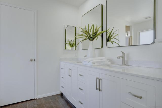 609 Rue Bayonne, Chula Vista CA: https://media.crmls.org/mediaz/847015c2-c639-44ac-8ece-e8a225e3cf69.jpg