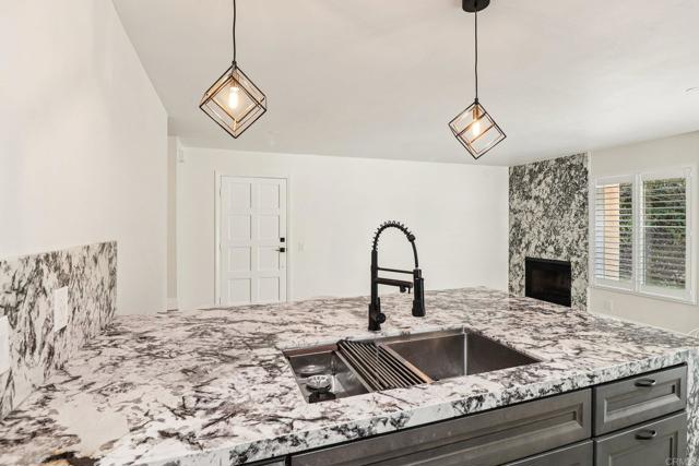 Detail Gallery Image 18 of 32 For 8262 Gilman Dr #1,  La Jolla,  CA 92037 - 2 Beds | 3 Baths