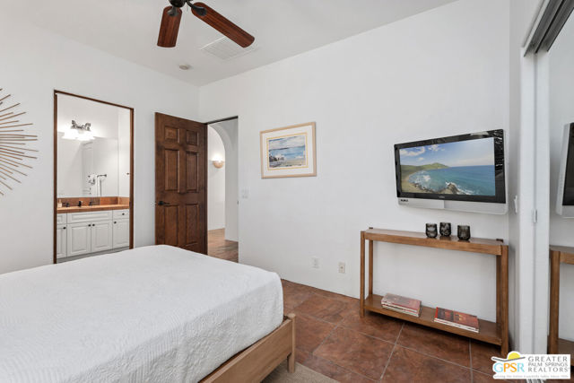 2684 Anza Trail, Palm Springs CA: https://media.crmls.org/mediaz/84709142-96d1-4540-a80a-90a115a6ab07.jpg