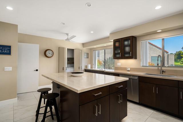 34890 Mission Hills Drive, Rancho Mirage CA: https://media.crmls.org/mediaz/84711a0d-e812-4fae-ab88-028627cefc0b.jpg