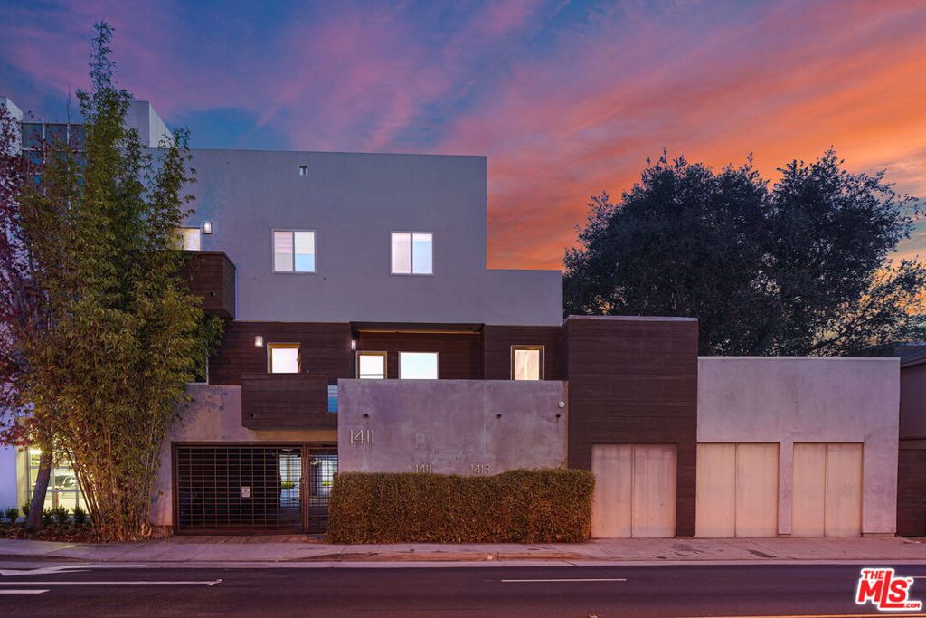 Multifamily at 1411 Cloverfield Boulevard