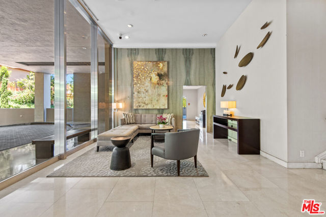 865 Comstock Avenue, Los Angeles CA: https://media.crmls.org/mediaz/8471a40c-f352-46eb-81b0-04170c42f829.jpg