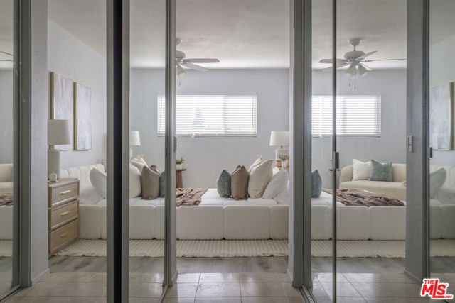 4829 Whitsett Avenue, Valley Village CA: https://media.crmls.org/mediaz/8471e0d8-48b5-4a0f-bc0d-a91e2914b6fe.jpg