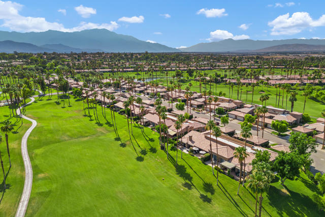 76237 Impatiens Circle, Palm Desert CA: https://media.crmls.org/mediaz/8472bf03-66fb-4173-adcc-b3489394eed8.jpg