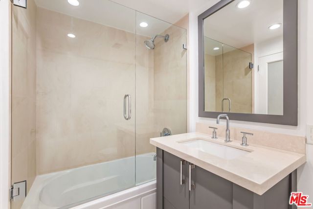 999 N Doheny Drive, West Hollywood CA: https://media.crmls.org/mediaz/8472f1fc-fcce-442f-933e-b051159d8602.jpg