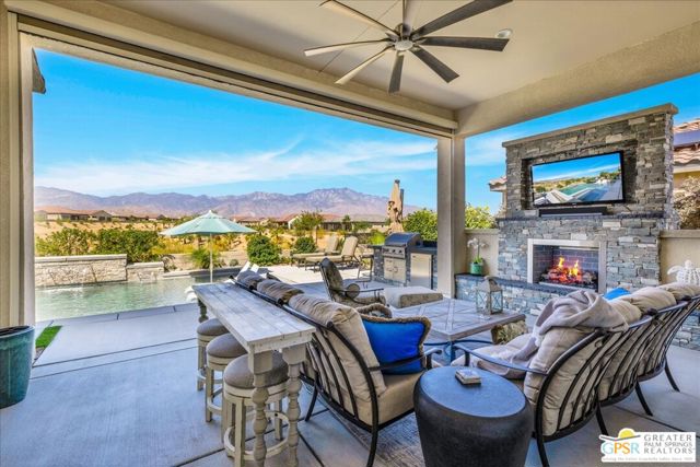 61 Zinfandel, Rancho Mirage CA: https://media.crmls.org/mediaz/8473c77a-1d6d-4f63-87da-0c1cb6f2bfb1.jpg
