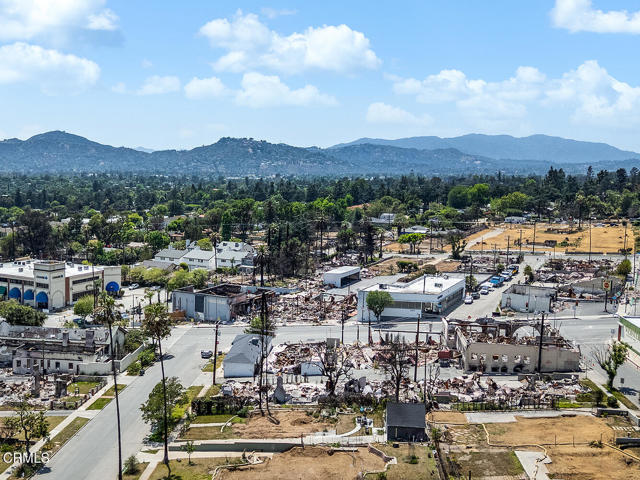 925 Beverly Way, Altadena CA: https://media.crmls.org/mediaz/84741a66-13f8-4706-93f2-50c39886cf87.jpg