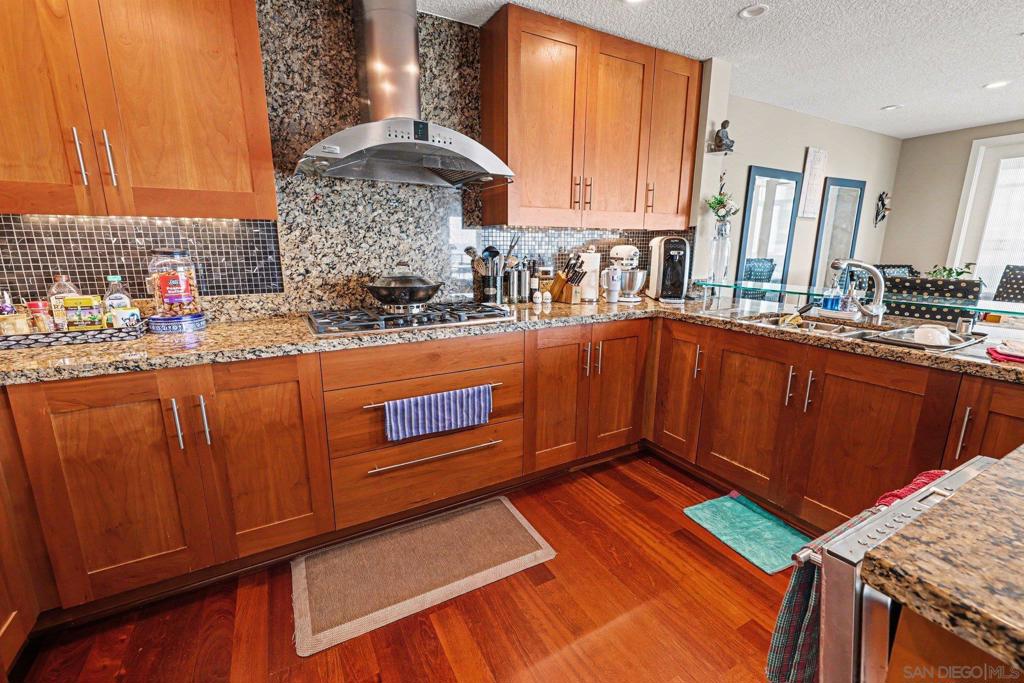 1205 Pacific Hwy - photo 14