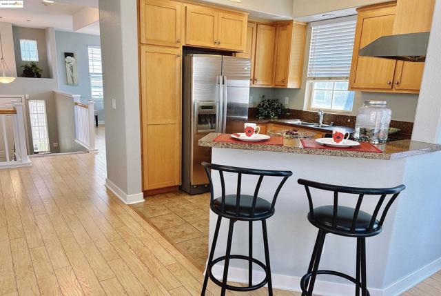6136 Old Quarry Loop, Oakland CA: https://media.crmls.org/mediaz/8474a6f1-2816-4a95-9a73-ead2967308d7.jpg