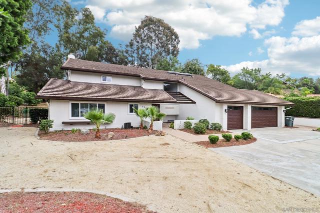 13080 Camino Del Valle, Poway CA: https://media.crmls.org/mediaz/8474fc3c-041b-4805-8ea5-7e8c1a398ecc.jpg