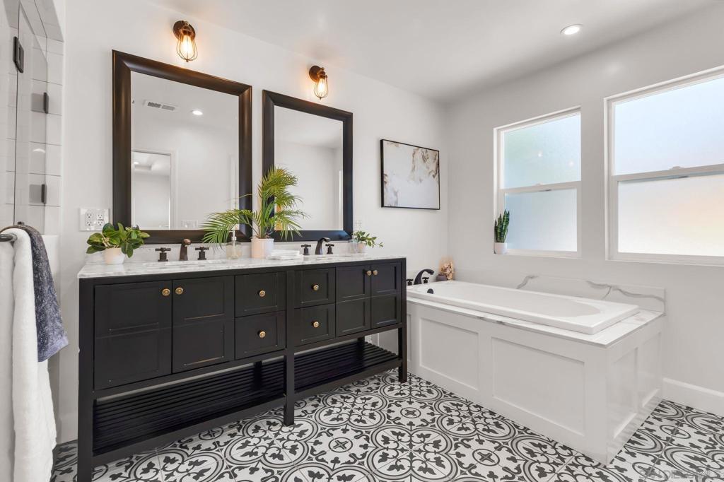 MLS #250034894SD img 17