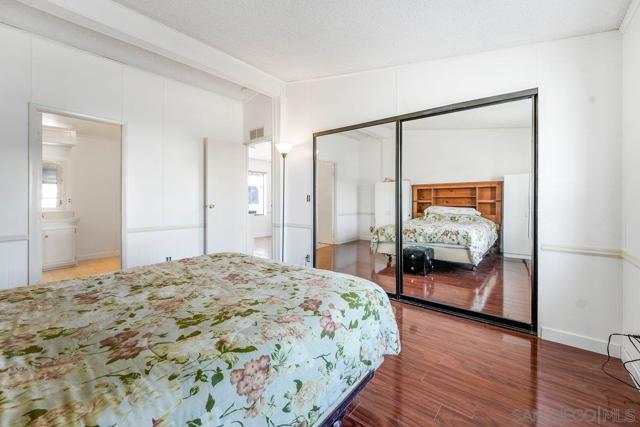 211 N Citrus Avenue, Escondido CA: https://media.crmls.org/mediaz/847577f1-9891-4d2b-8c3e-b1037b81002d.jpg
