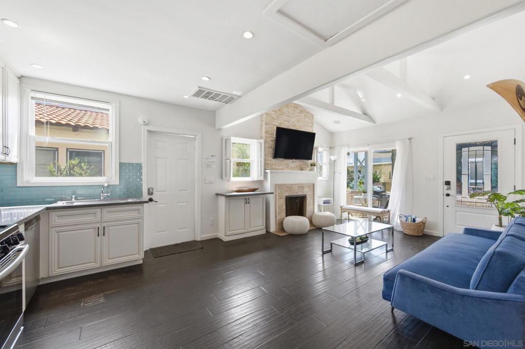 722 Balboa - photo 8