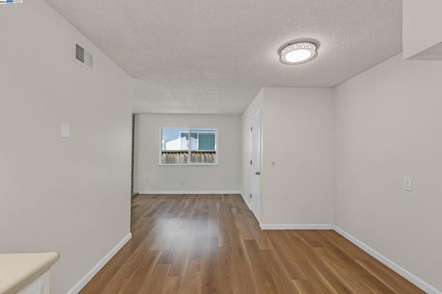 677 Wall St, Livermore CA: https://media.crmls.org/mediaz/847636b1-3c8c-4583-8357-1d4f3dc04d3c.jpg