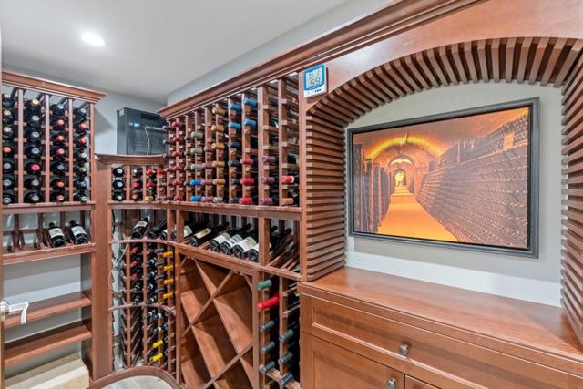 739 Oak View Way, Redwood City CA: https://media.crmls.org/mediaz/8476bb8d-5845-4430-b757-4721badbb004.jpg