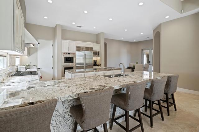 306 Loch Lomond Road, Rancho Mirage CA: https://media.crmls.org/mediaz/84772860-4928-452b-8421-6d4a8717cd8c.jpg