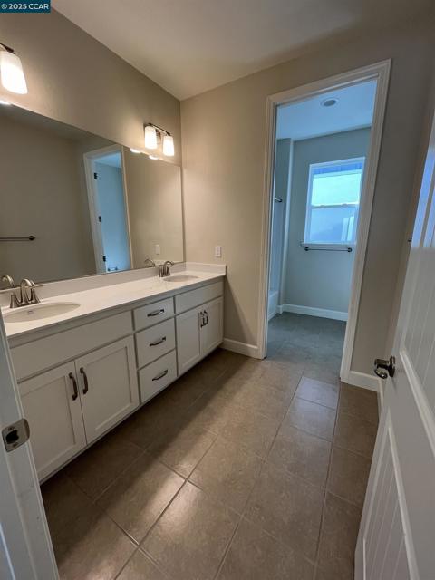1614 Ashwood Drive, Pittsburg CA: https://media.crmls.org/mediaz/847799e3-9394-44de-9f8d-8b8af893bb19.jpg