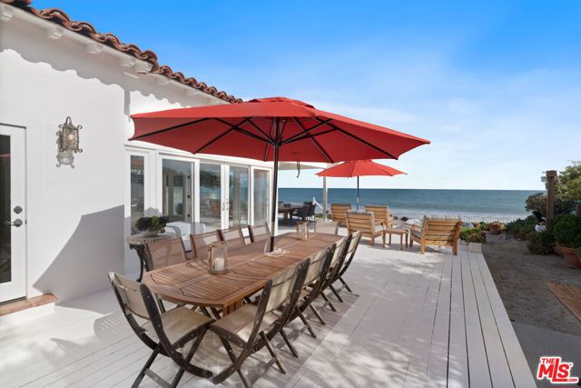 22416 Pacific Coast Highway, Malibu CA: https://media.crmls.org/mediaz/8477d1b4-33b6-4ca8-907a-df746bb87795.jpg